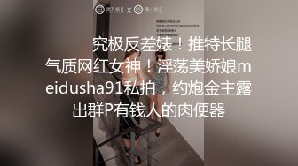   说话嗲嗲的妹子，相貌姣好露脸巨乳妹子全裸自慰特写极品粉穴洞洞很特别里面肉芽很多