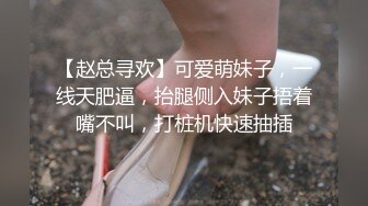  白虎逼姐妹花全程露脸一起玩，听大哥指挥互动狼友撩骚，性感的纹身，揉奶玩逼看特写道具抽插