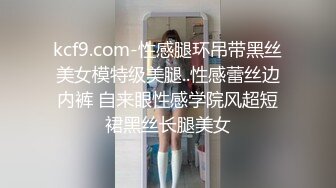 正在整理她的衣服，赶上上课，让她吃鸡巴，然后再次操她