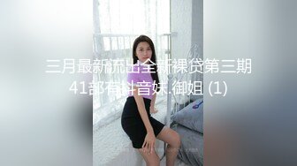 眼镜小哥玩弄居家人妻，露脸丝袜诱惑，口交大鸡巴让小哥吃奶舔逼，房间里多场景多体位爆草抽插，精彩别错过