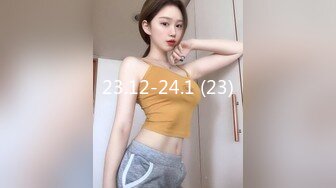 【OnlyFans】OF极品女神 Naomiii 付费福利，后备箱的专属礼物，打卡景点外拍，极品大屁股 1