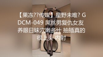 清秀小美女不情愿做爱却被男的挑逗爱抚摆弄各种销魂姿势，摸摸逼穴湿漉漉猛力抽插操几炮就欢笑了骚货狠搞