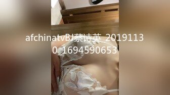   碎花裙子小虎牙妹子勾引头套男露脸交啪啪女上位打桩，满嘴淫语