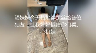  高颜值美女 喜欢我操你吗 喜欢 喜欢在这做爱吗 嗯 美女光屁屁来到厕所大胆啪啪 都不敢大声叫 最后深喉操嘴射精