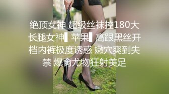 老同学瞒着她的丈夫跟我到宾馆口交，很听话