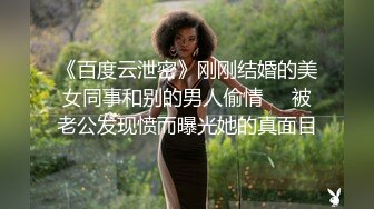   极品身材小仙女假屌狂插两次高潮喷水天女散花，穴穴非常粉嫩紧致，好爽啊哥哥