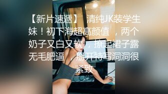 老公刚上班丰满迷人妈妈就被儿子抱紧紧揉奶亲吻爱抚