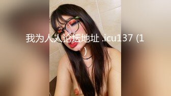 两个白嫩妹子跪爬姿势屁股翘的太销魂鸡巴猛力插入啪啪撞击